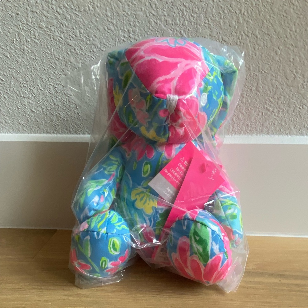 Lilly Pulitzer Bunny - New! In original packaging with tag attached. See photos